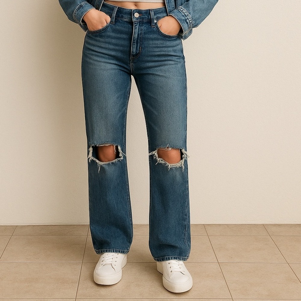American Eagle Y2Kโ Women's Blue Distressed Knee High Rise Wide Leg Jeans